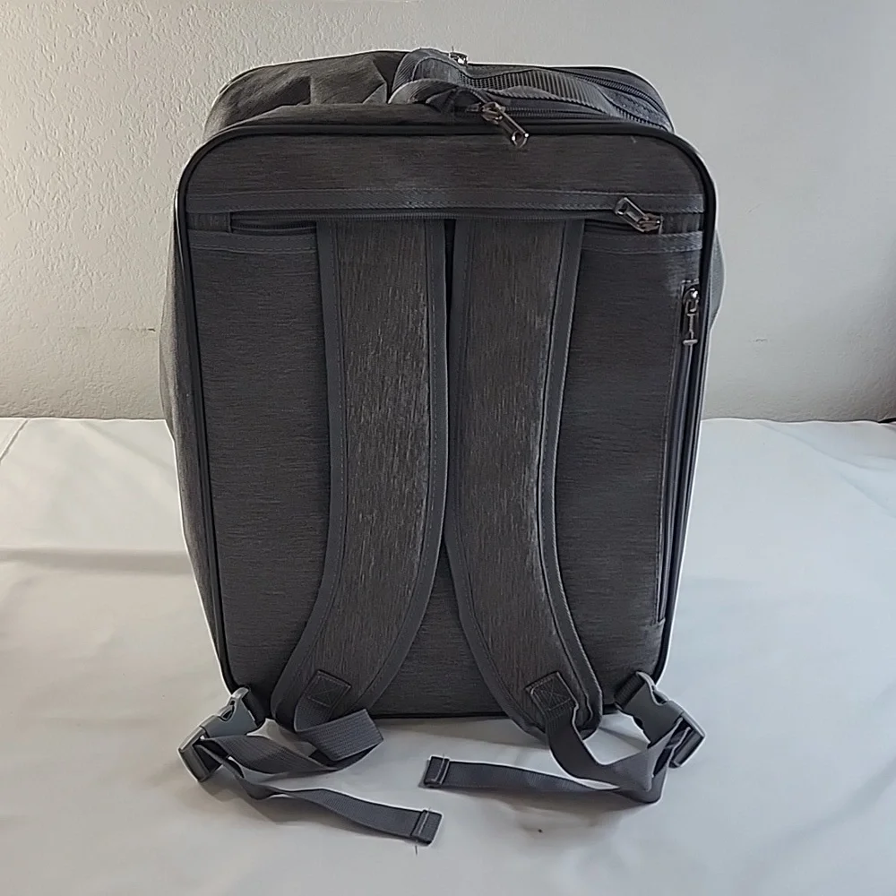 NWOT Petseek 2 in 1 Soft-Sided Airline Approved Backpack Travel Pet Carrier